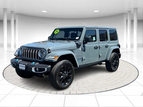 Used 2024 Jeep Wrangler Unlimited Sahara AWD/4WD image 1