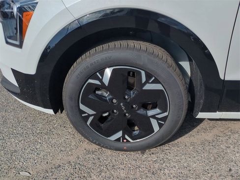 New 2026 Kia Niro Wind image 32