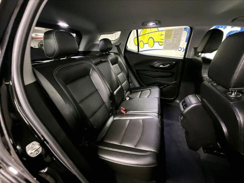 Used 2024 GMC Terrain SLT AWD/4WD image 16