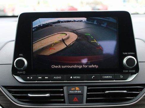 Used 2025 Nissan Altima 2.5 SV image 15