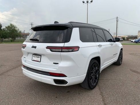 Used 2024 Jeep Grand Cherokee L Summit AWD/4WD image 8