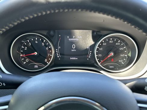Used 2018 Jeep Compass Latitude FWD image 24