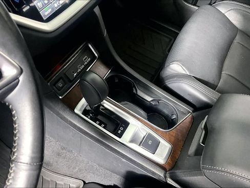 Used 2024 Subaru Ascent Touring AWD/4WD image 17