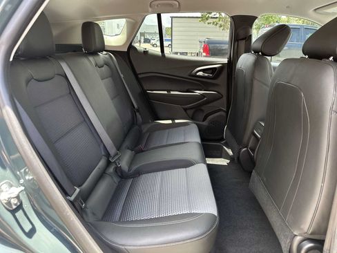 Certified 2025 Chevrolet Trax LT FWD image 18
