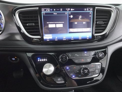 New 2026 Chrysler Pacifica Select image 17