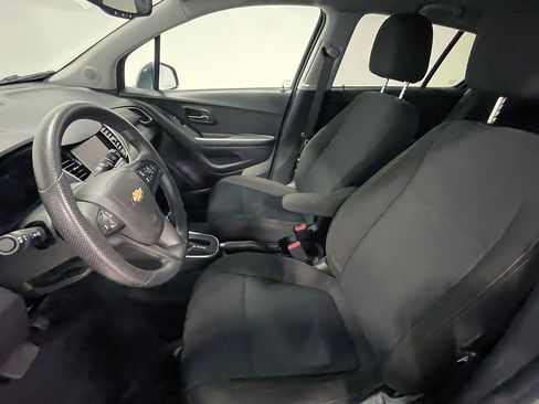 Used 2022 Chevrolet Trax LS w/ Tint and Cruise Package AWD/4WD image 3