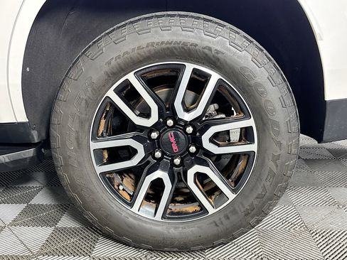 Used 2021 GMC Yukon AT4 image 36