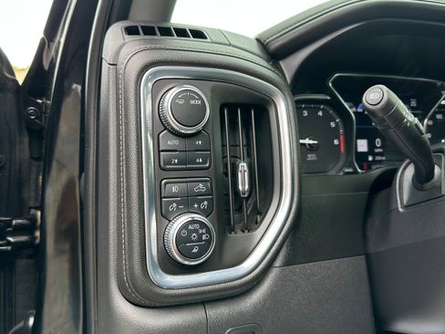Used 2021 GMC Sierra 1500 Denali w/ Denali Premium Package AWD/4WD image 18