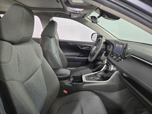 Used 2022 Toyota RAV4 XLE w/ Convenience Package FWD image 15