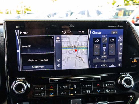 Used 2021 Toyota Highlander Platinum FWD image 38