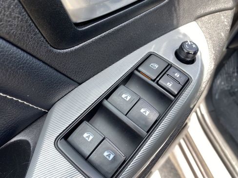 Certified 2019 Toyota Sienna SE FWD image 25