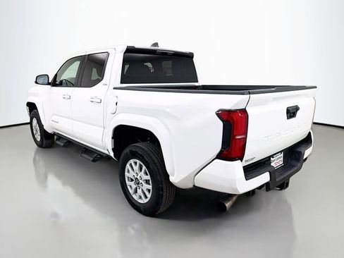 Used 2025 Toyota Tacoma SR5 image 5