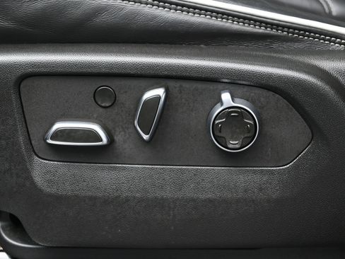 Used 2022 GMC Sierra 1500 AT4X image 9