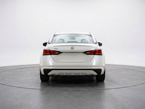 Used 2025 Nissan Altima 2.5 SV FWD image 7