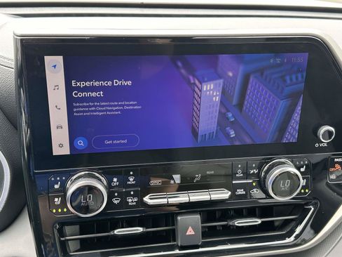 Used 2023 Toyota Highlander Limited FWD image 20