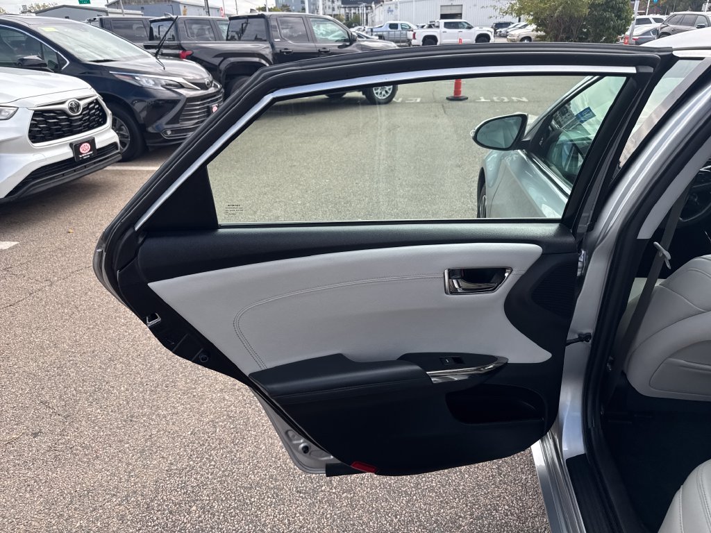 Used 2016 Toyota Avalon XLE Premium FWD image 39