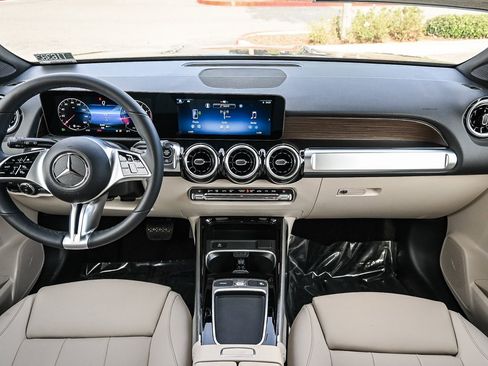 New 2026 Mercedes-Benz GLB 250 image 18