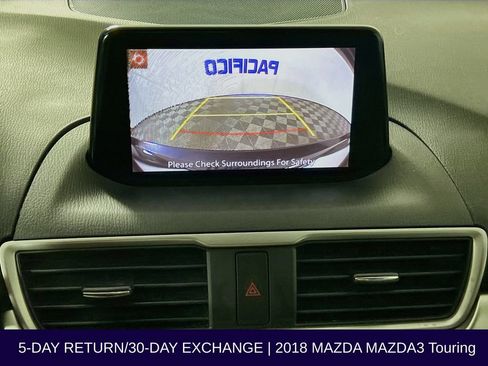 Used 2018 MAZDA MAZDA3 Touring FWD image 19