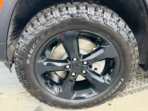 Used 2022 Jeep Grand Cherokee L Altitude image 30