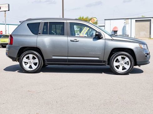 Used 2014 Jeep Compass Sport image 7