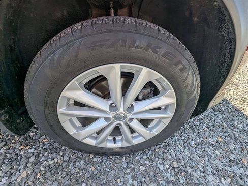 Used 2018 Nissan Rogue Sport S w/ S Appearance Package FWD image 37