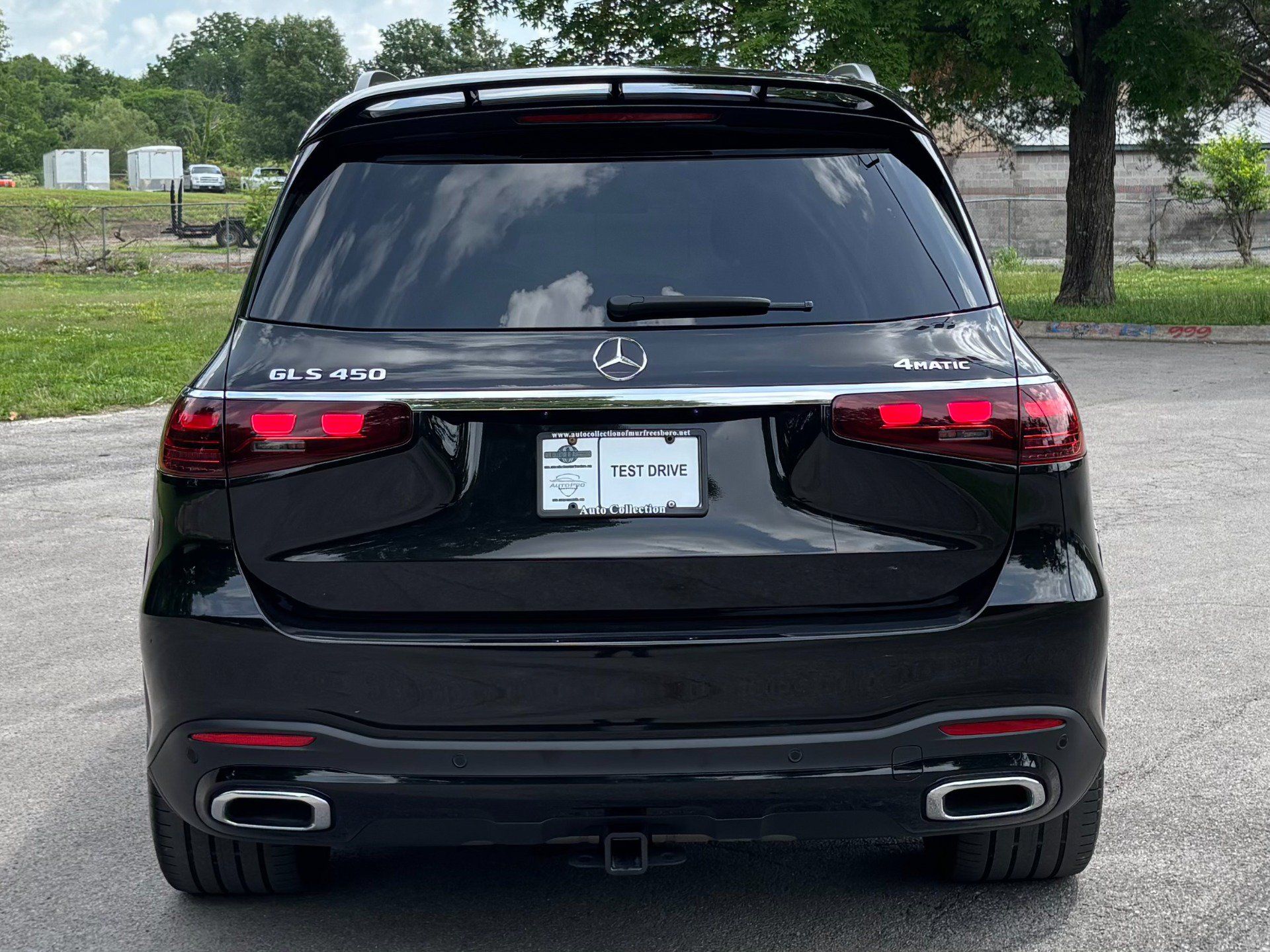 Used 2025 Mercedes-Benz GLS 450 4MATIC w/ AMG Line Exterior image 5
