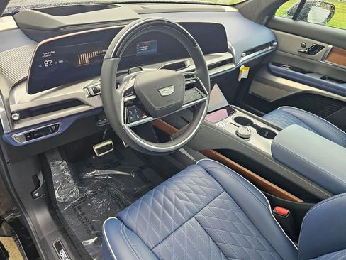 Used 2026 Cadillac Vistiq Premium Luxury image 22