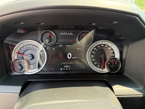 Used 2017 RAM 1500 Laramie w/ Convenience Group AWD/4WD image 31