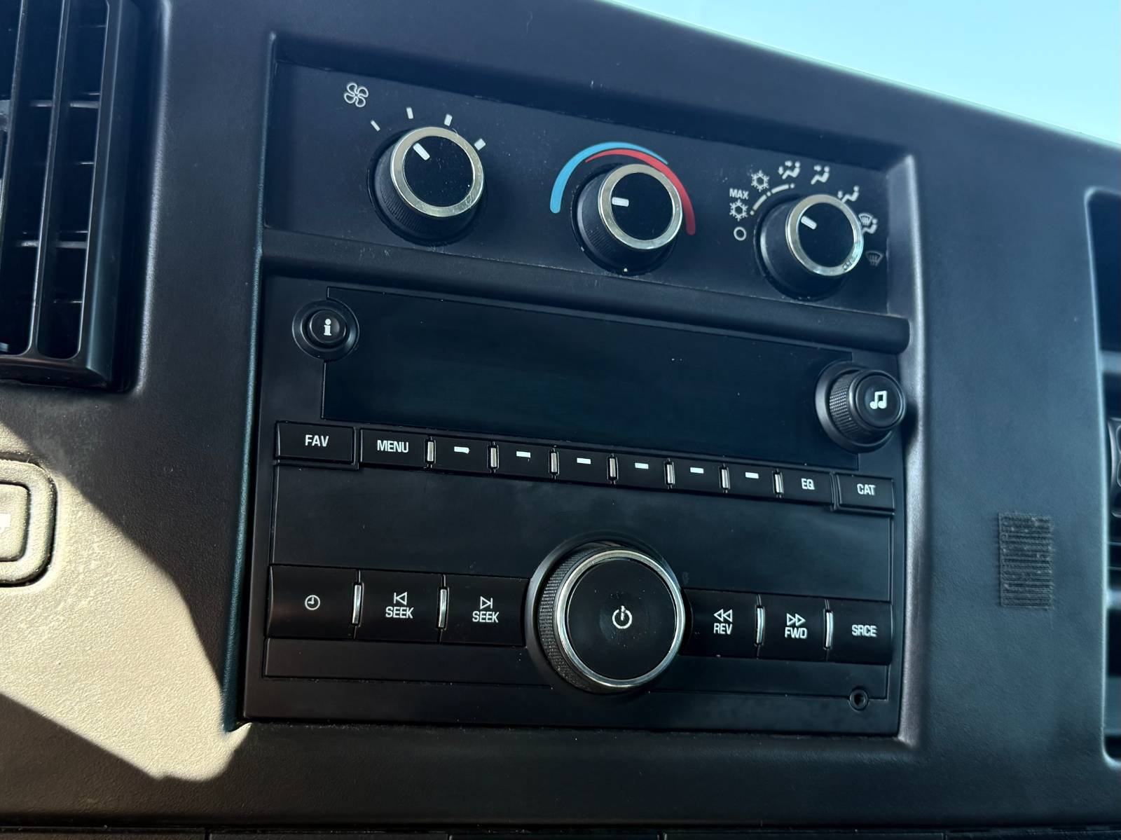 Used 2016 Chevrolet Express 2500 RWD image 29