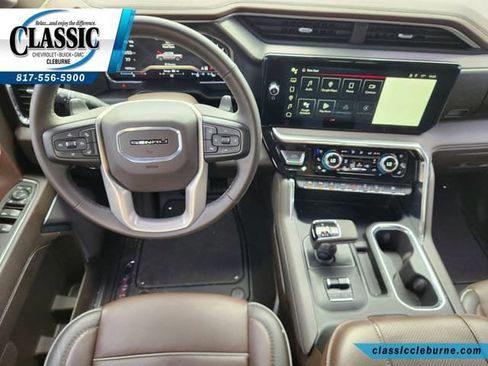 Used 2024 GMC Sierra 1500 Denali w/ Denali Reserve Package AWD/4WD image 3