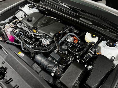 Certified 2025 Toyota Camry SE image 11