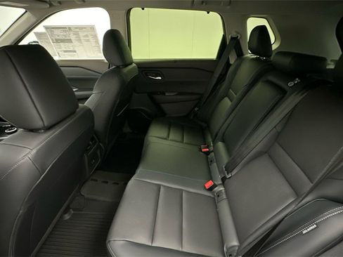 Certified 2023 Nissan Rogue SV w/ SV Premium B Package image 10