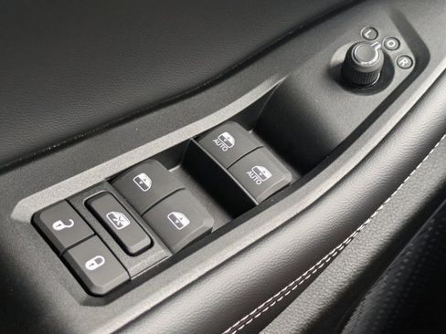 New 2025 Jeep Grand Cherokee Limited w/ Black Appearance Package image 21