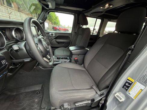 Used 2023 Jeep Wrangler Unlimited w/ Sun & Screen Package AWD/4WD image 23