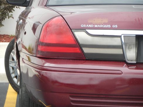 Used 2007 Mercury Grand Marquis GS RWD image 1