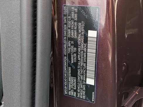 Certified 2025 Volvo XC90 B5 Plus w/ Protection Package Premier image 27