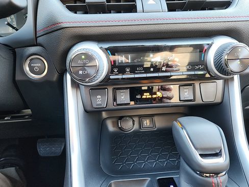 New 2025 Toyota RAV4 SE image 16