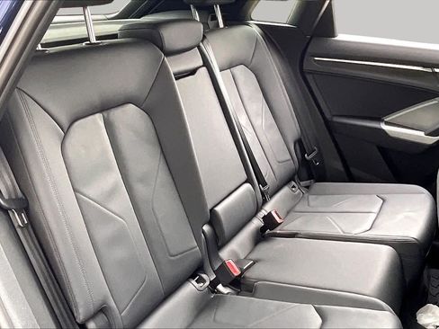 Certified 2025 Audi Q3 2.0T Premium w/ Convenience Package AWD/4WD image 19