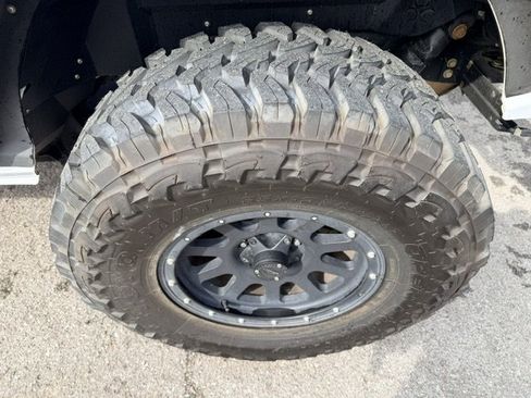 Used 2018 Jeep Wrangler Unlimited Rubicon AWD/4WD image 9