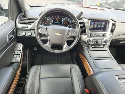 Used 2020 Chevrolet Suburban Premier w/ Premier 6.2L Value Package image 8