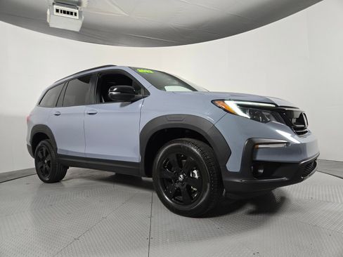 Used 2022 Honda Pilot TrailSport image 2