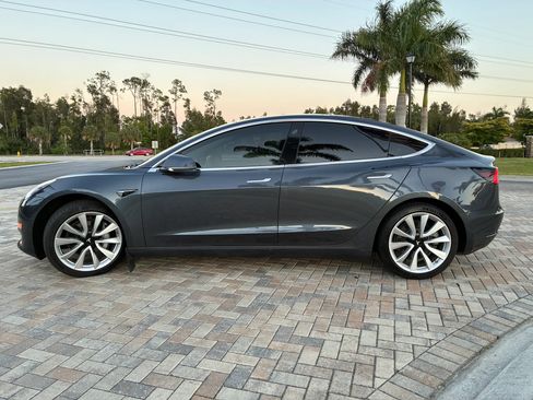 Used 2019 Tesla Model 3 Long Range RWD image 4