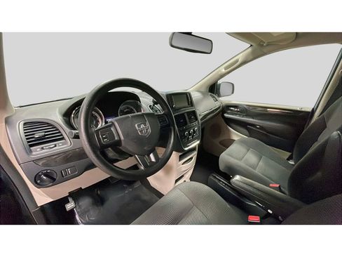 Used 2020 Dodge Grand Caravan SE image 10