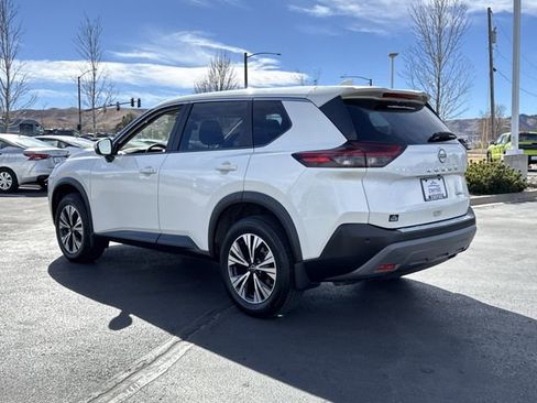 Certified 2023 Nissan Rogue SV image 4