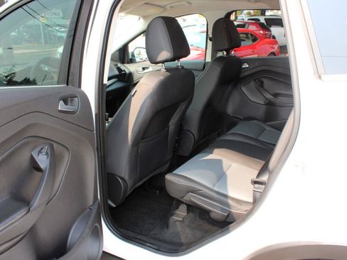 Used 2017 Ford Escape SE AWD/4WD image 13