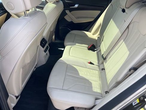 Used 2022 Audi Q5 2.0T Premium image 19
