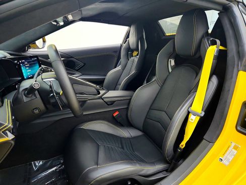 Used 2025 Chevrolet Corvette Stingray Premium Conv w/ Z51 Performance Package image 12