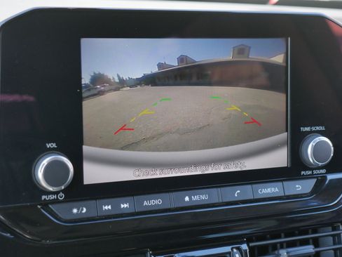 Certified 2024 Nissan Pathfinder SV image 10