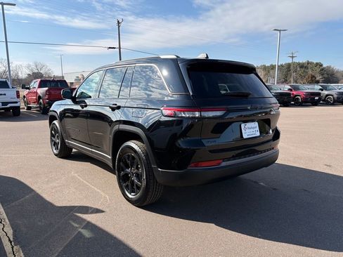 New 2026 Jeep Grand Cherokee Altitude AWD/4WD image 3