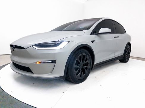 Used 2022 Tesla Model X image 10